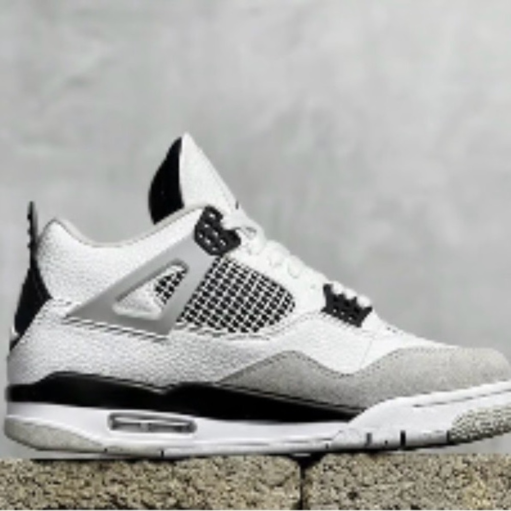 Air Jordan 4 Cement Sneakers